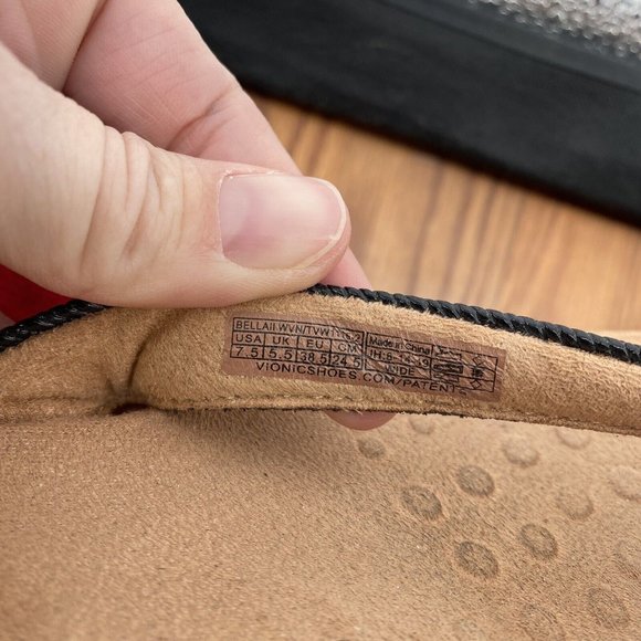 Vionic Sandals Women’s 7.5 wide black leather flip flop bow comfort walking - Picture 6 of 6